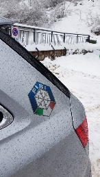 Sticker rezistent la umiditate si temperatura scazuta, realizat cu Nano-TaCAR, aplicat pe auto