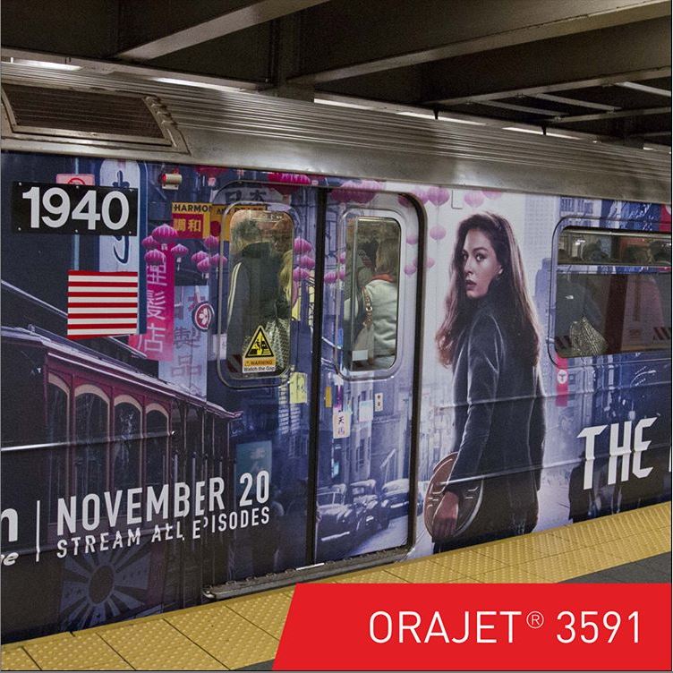 Orajet 3591 aplicat pe o suprafata usor curbata a unui metrou